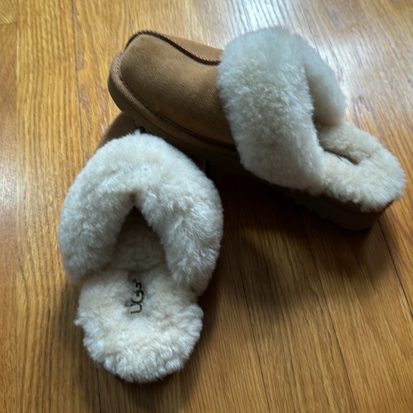 UGG slippers - Picture 3 of 4